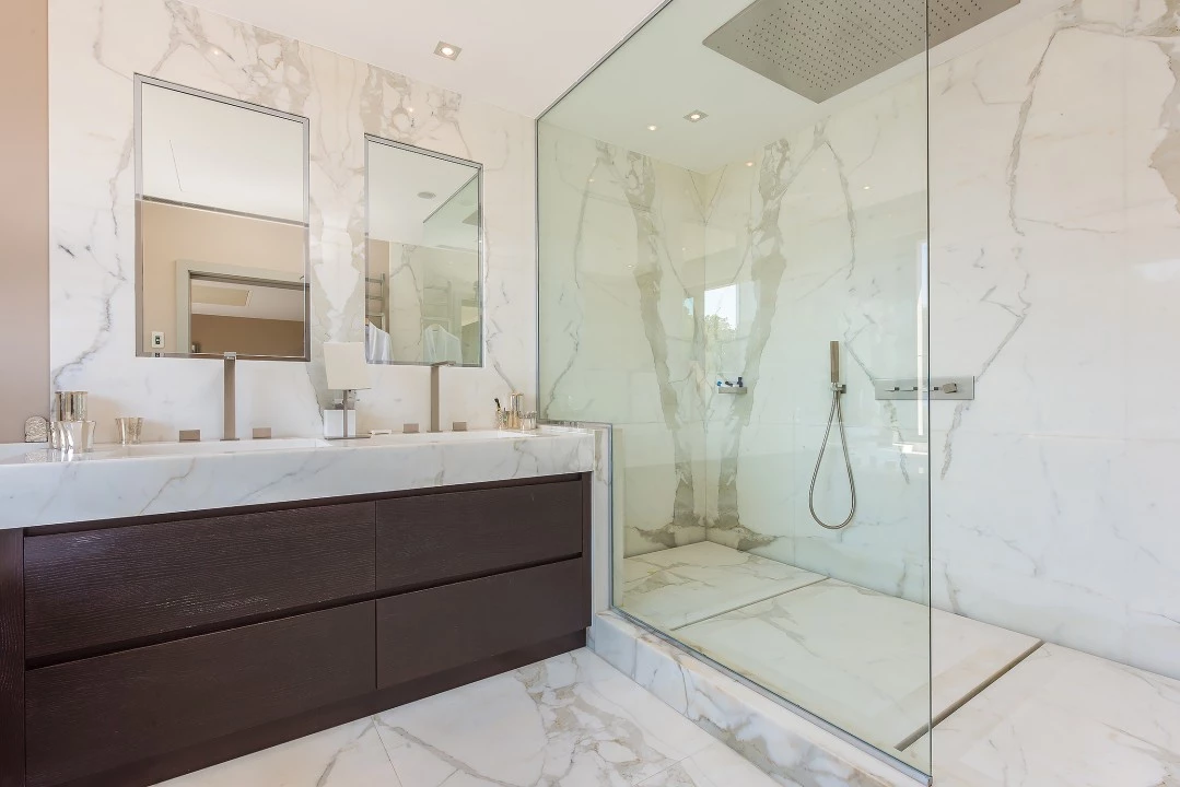 1680593616-Luxury Real estate rent Cannes villa Mosaique shower room .webp